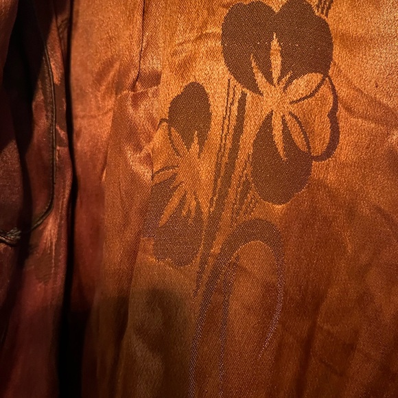 Fabulous Furs Luxurious Brown Fur Coat - Picture 3 of 4